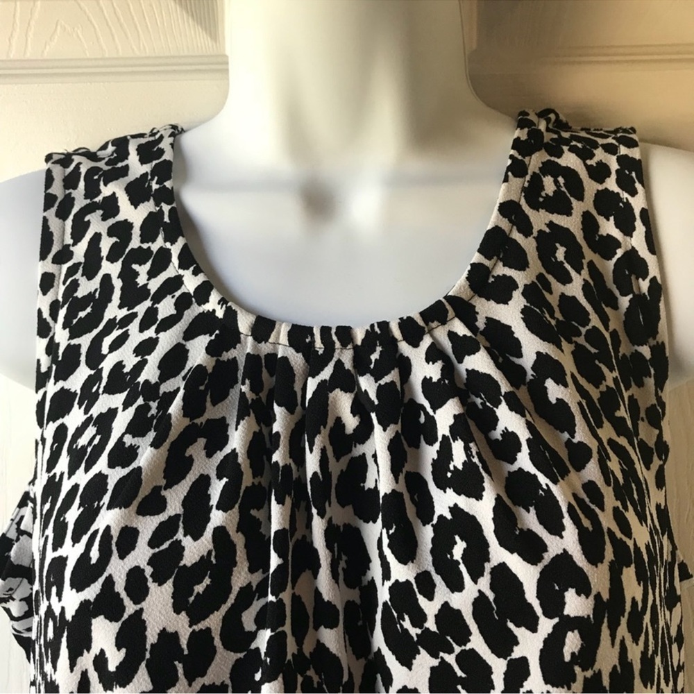 Banana Republic Black White animal print sleeveless Top blouse size Small